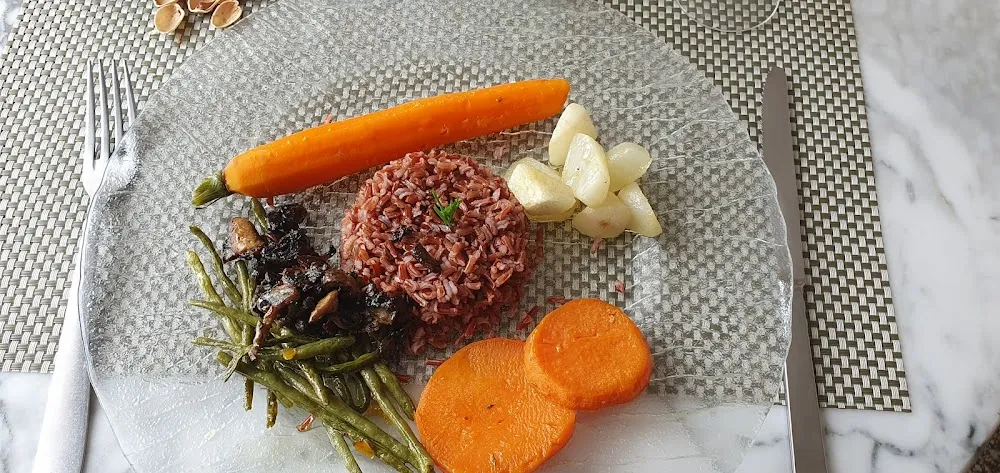 Riz Rouge Patate Douce Haricots Verts Mourmelonnais Carotte Fane Navets Et Champignons de Paris
